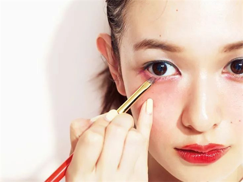 如何学习化日系妆容