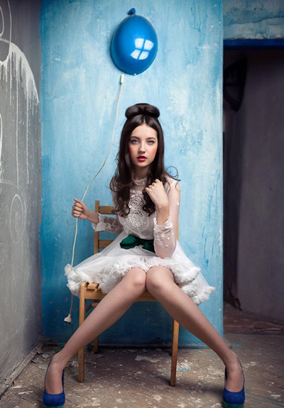 女生什么样的坐姿拍照好看