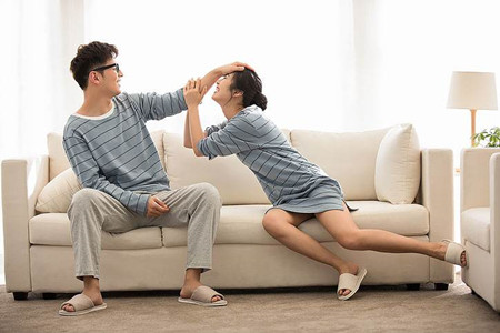 情侣拍照姿势大全-图片11