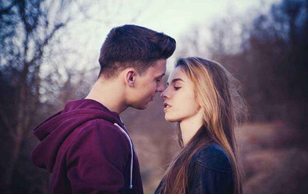 情侣拍照姿势大全-图片8