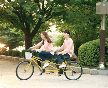 情侣拍照姿势大全-图片18