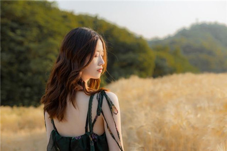 拍照姿势的摆法女生的-图片3