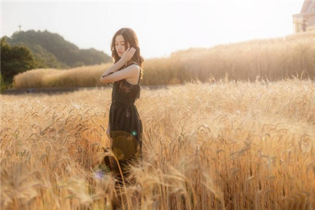 拍照姿势的摆法女生的-图片7