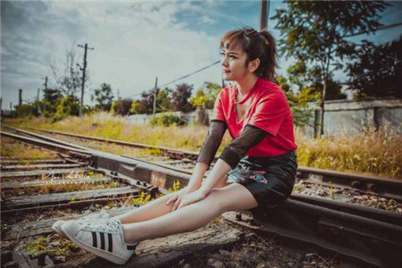 怎样拍照摆姿势好看-图片1