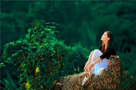 外出拍人像用什么镜头