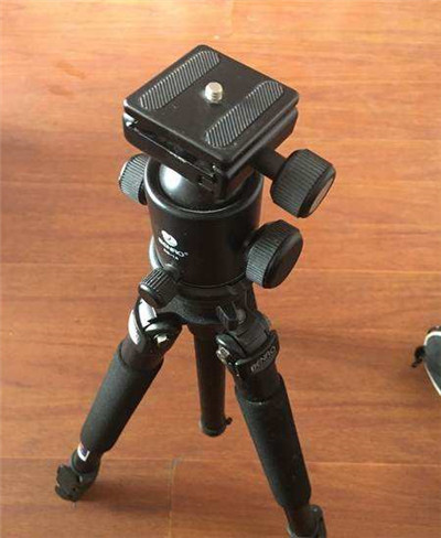 百诺三脚架-图片1