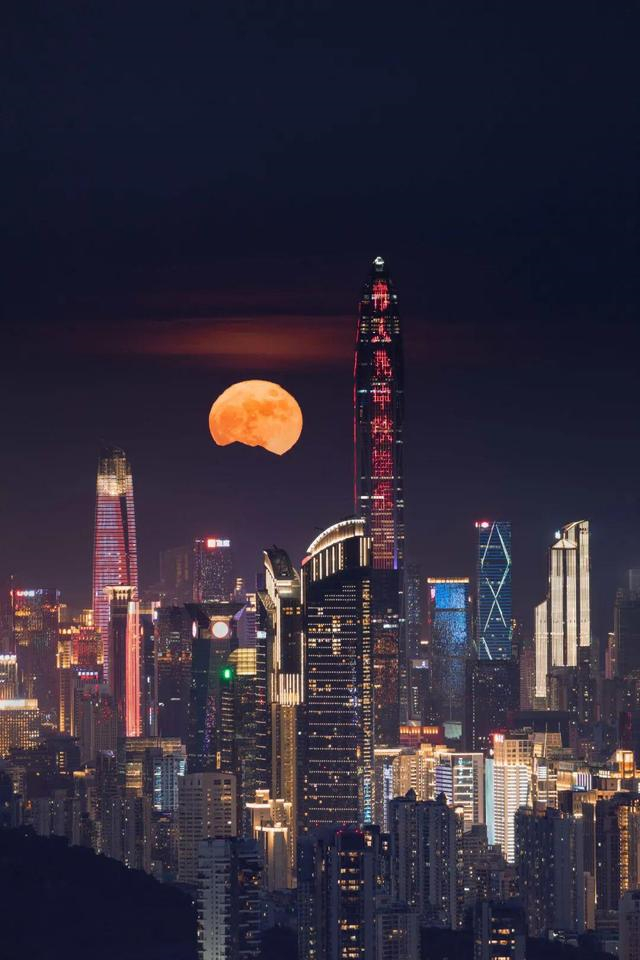 夜晚真实月亮图片