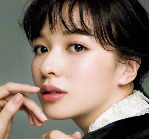 美女日系裸妆照片