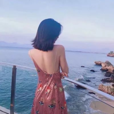 qq女生背影头像