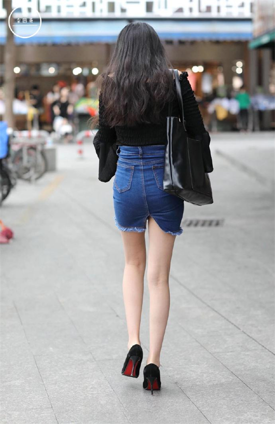 牛仔裤美女图片