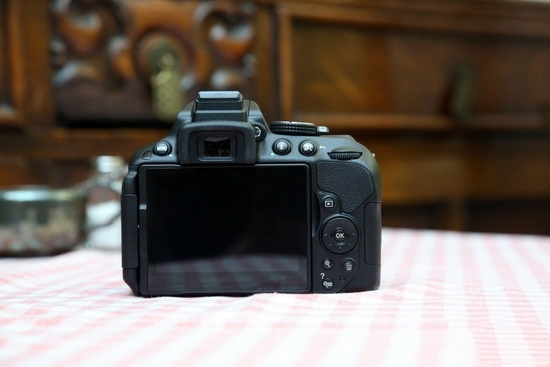 尼康D5300背面图