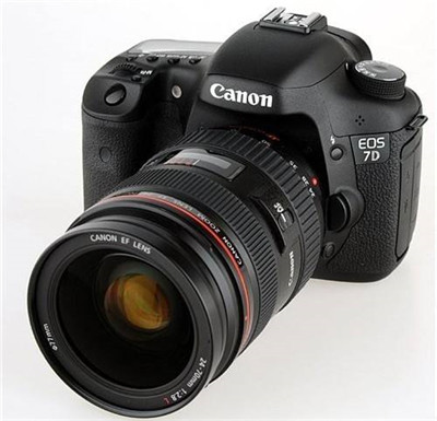 对于佳能7d怎么样的问题，佳能的单反总体来说是非常不错的，在一代一代的推陈出新之后是更能够让我们容易操作，也是可以更好的捕捉在我们生活中美好的镜头。