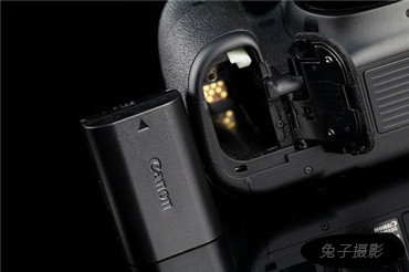 5d mark iii底部电池舱