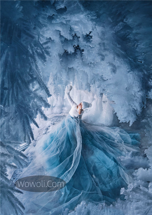 贝加尔湖白色长裙时尚大片照片