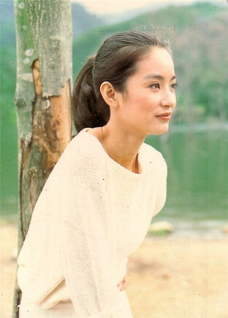 林青霞年轻时的照片-图片1