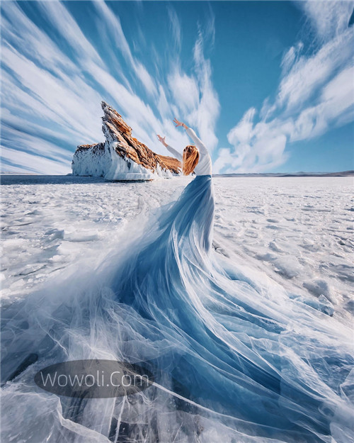 贝加尔湖白色长裙时尚大片照片-图片1