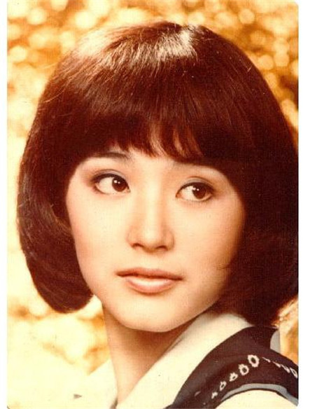 林青霞年轻时的照片-图片3