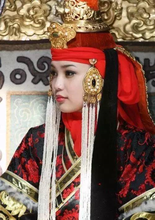 蒙古新娘照片婚纱图片