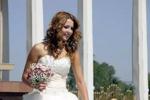 哈萨克斯坦新娘照片婚纱图片